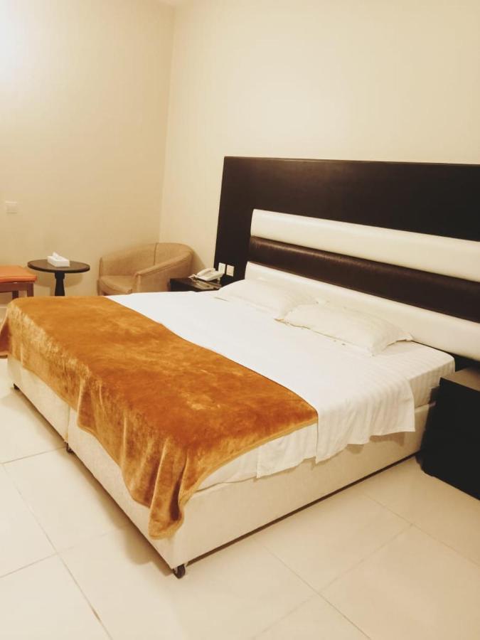Aliqbal Hotel Al Khobar Exterior photo